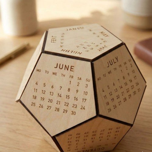 Ahşap Geometrik Masa Takvimi